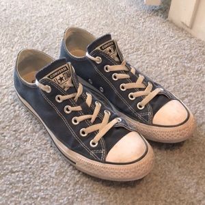 Navy blue converse